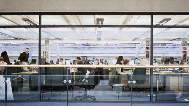 Россиянам объяснили, что положено работающим 23 февраля