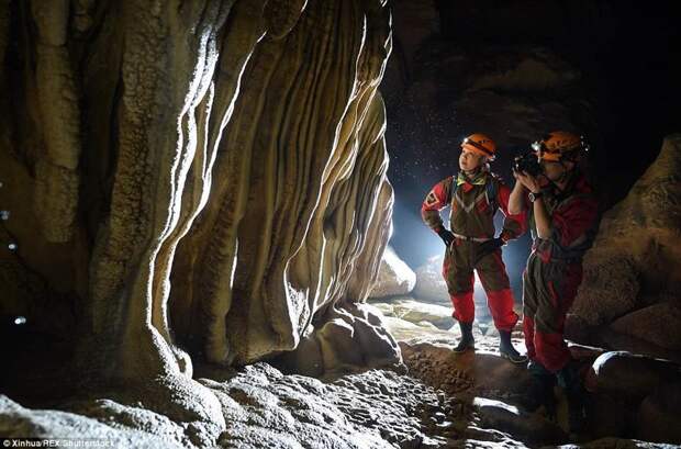 Недавняя 19-дневная экспедиция в пещеру Мяо под названием "Жемчужина" ("Pearl") была проведена в апреле командой китайских и французских исследователей. в мире, интересное, китай, пещера, природа, фото, фоторепортаж, экспедиция