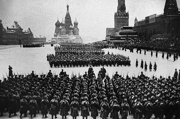 Парад 7 ноября 1941 г. на Красной площади