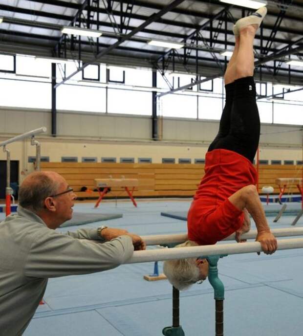 gimnastka-87letnyaya-vyglyadit-futbol-hokkey-sport gimnastka-87letnyaya-vyglyadit-futbol-hokkey-sport