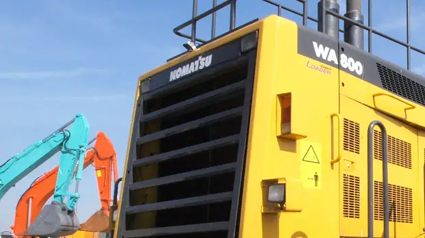 Бренды вне игры: Komatsu приостанавливает производство в России