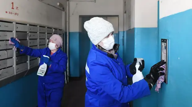 Роспотребнадзор обязал дезинфицировать карантинные подъезды в Москве