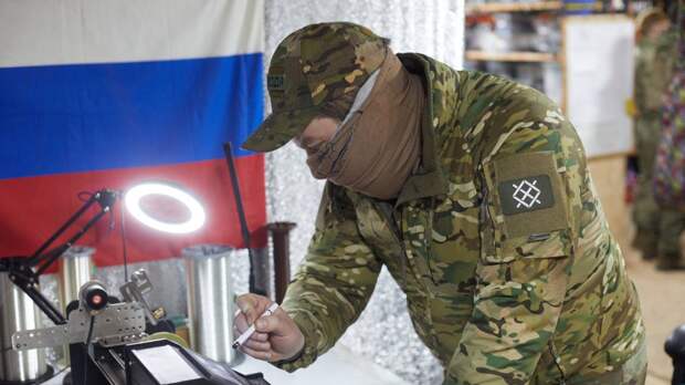 Боец группировки войск «Север» 82-го мотострелкового полка обучил более 120 бойцов новым технологиям беспилотников