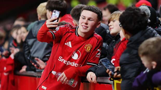 Англия в восторге от сына Руни. Он играет в паре с русским!