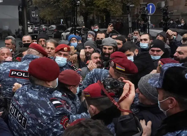 «Важно консолидировать страну»: как итоги парламентских выборов в Армении могут повлиять на политический курс Еревана