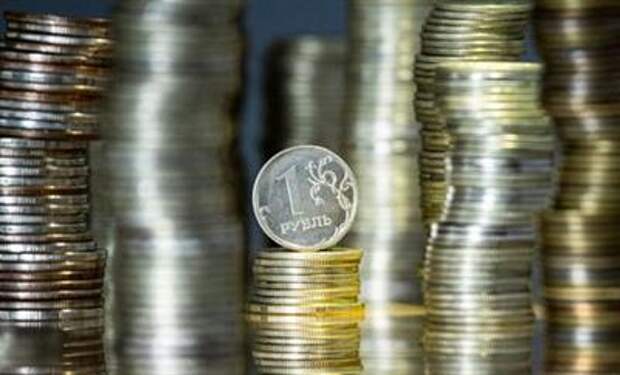 A view shows Russian rouble coins in this illustration picture taken March 25, 2021. REUTERS/Maxim Shemetov/Illustration