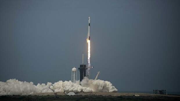 Запуск Falcon 9 с двумя астронавтами НАСА на борту корабля Crew Dragon Запуск Falcon 9 с двумя астронавтами НАСА на борту корабля Crew Dragon