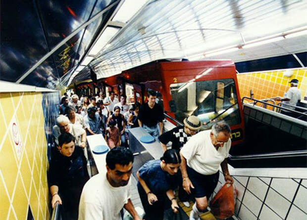 Кармелит - одна из самых коротких систем метро в мире