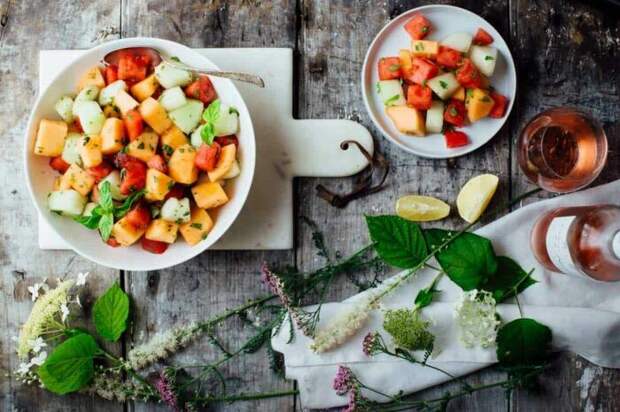 Салат из дыни. \ Фото: healthyseasonalrecipes.com. Салат из дыни. \ Фото: healthyseasonalrecipes.com.