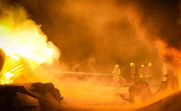 Ночь "двухсотых" в Херсоне. По казарме ВСУ прилетели КАБы, координаты цели передали подпольщики