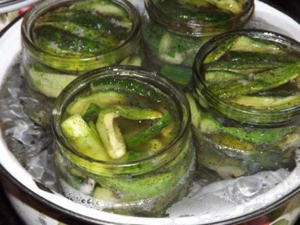 Вкусные соленые огурцы на зиму в банках 