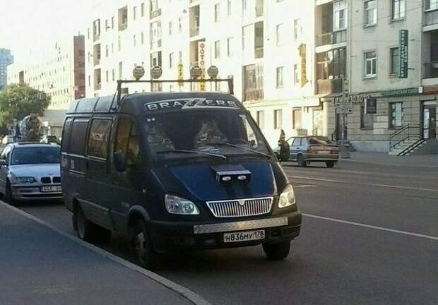 Похоже плавки от BRAZZERS были не последним их непрофильным предприятием Похоже плавки от BRAZZERS были не последним их непрофильным предприятием браззерс, заимствование бренда, подборка, прикол, юмор