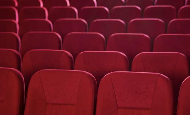 Спрос вырос в 2 раза: россияне во время каникул начали переходить  на домашние кинотеатры