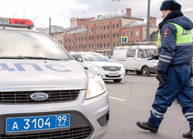 В преддверии Дня защиты детей председатель Общественного совета при УВД по ВАО совместно с сотрудниками ГИБДД провели профилактический рейд alt