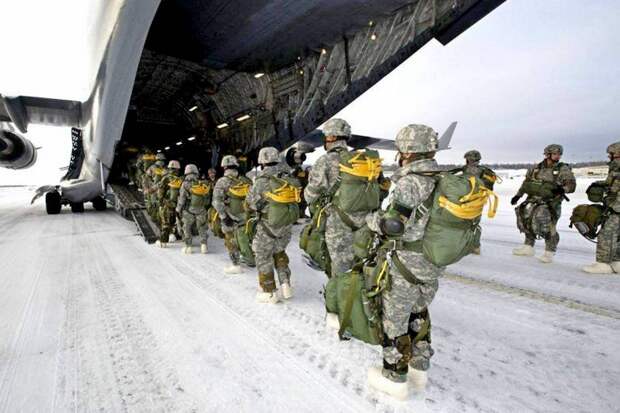 «Между нами тает лед»: решающая схватка за Арктику все ближе