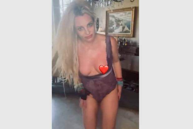 Любящая обнажаться на камеру Бритни Спирс вновь оконфузилась в откровенном видео