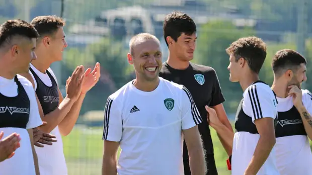 Хохлов заявил, что «Динамо» не рассматривало вариант приобретения Глушакова