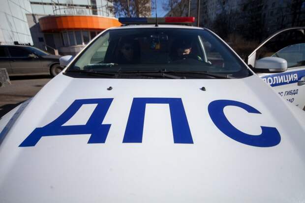 На Митинской автобус «догнал» легковой автомобиль