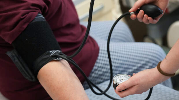 Барическая пропасть: почему весной скачет давление, и часто болит голова