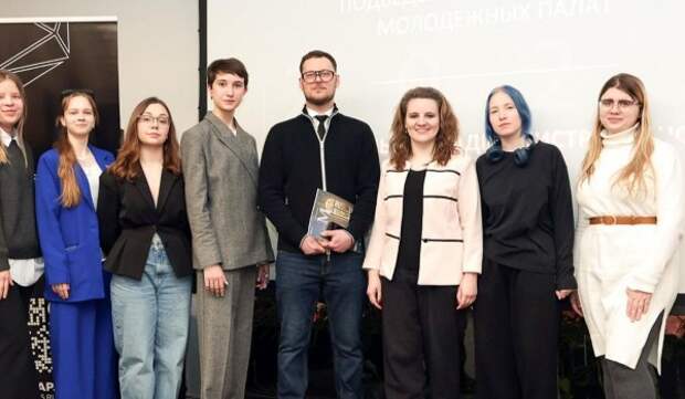 Свыше 20 тыс. книг передали бойцам СВО на передовую и в госпитали