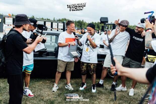 tsunami picnic x lowdaily 77