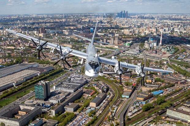 Москва из кабины самолета Ил-78 авиатехника, авиация, москва