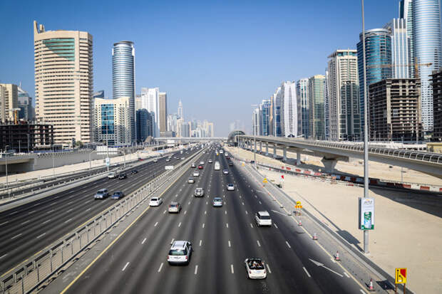 Неожиданная причина, почему автовладельцы в ОАЭ никогда не превышают скорость 119 км/ч авто, превышение, скорость
