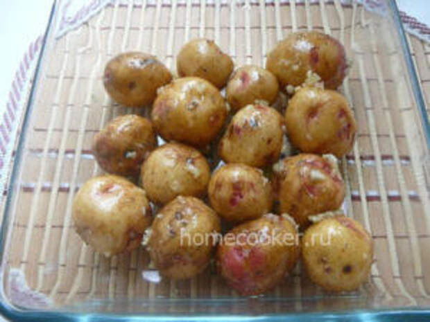 Запеченная картошка Zapekaem kartofel v mundire 300x225 Запеченная картошка