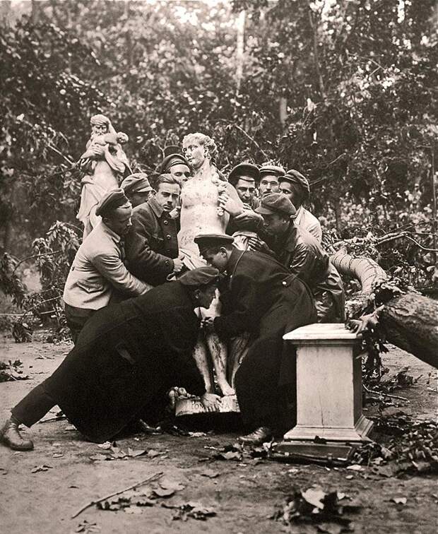 енинград, был сильно разрушен Летний сад, сентябрь, 1924 г.