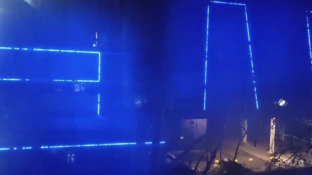 Освещение бийского ЦУМа мешает жителям соседних домов спать по ночам