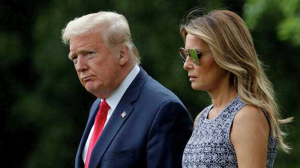 Президент США Дональд Трамп и его жена Меланья Президент США Дональд Трамп и его жена Меланья - РИА Новости, 1920, 04.10.2020