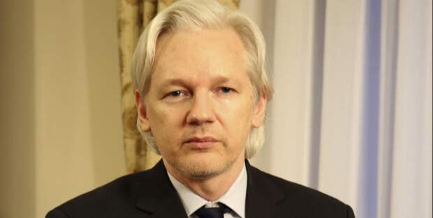 Ассанж: за публикацией WikiLeaks не стоит Россия, зато виден отвлекающий маневр Клинтон Ассанж: за публикацией WikiLeaks не стоит Россия, зато виден отвлекающий маневр Клинтон