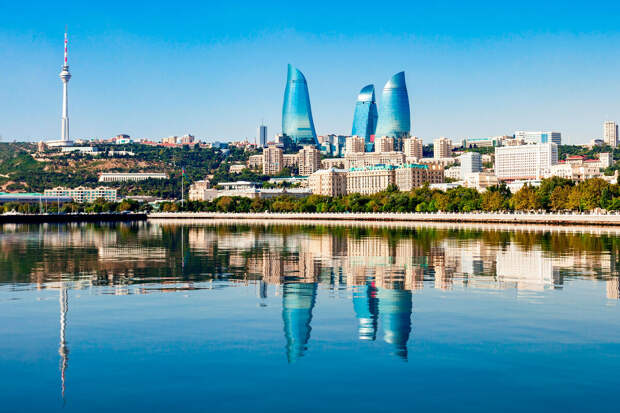 АПА: посол Франции в Баку Буайон вернулась в Азербайджан