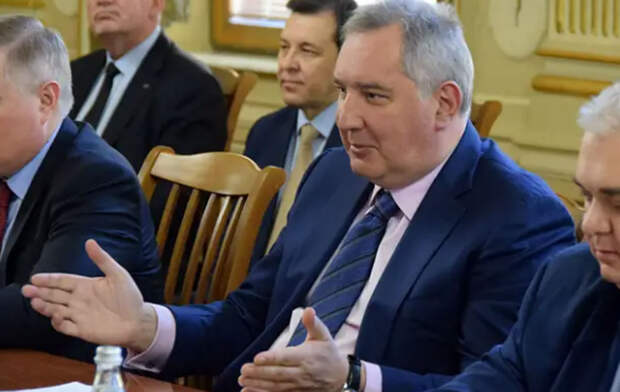 «Роскосмос» назвал выдумкой данные об отставке Рогозина