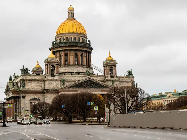 Петербургские храмы-музеи: вход без QR-кода воспрещен