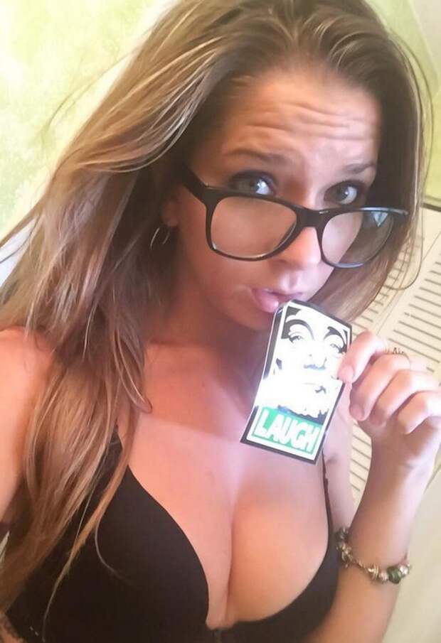 I’m loving the girls with glasses look more and more these days (30 Photos) I’m loving the girls with glasses look more and more these days (30 Photos)
