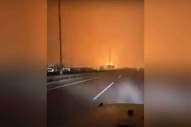 Кадры взрывов рядом с посольством США в Ираке появились в Сети