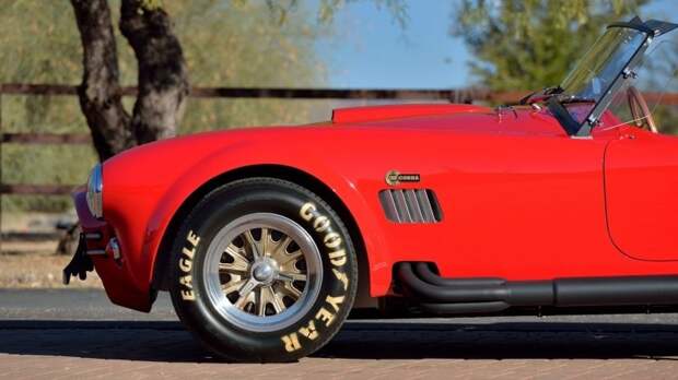 Shelby 427 Cobra FAM 1965 года, принадлежавшая Полу Уокеру, уйдет с молотка