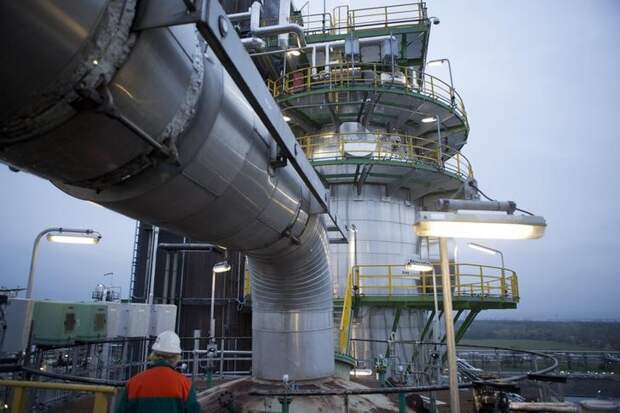 Цены на нефть повышаются более чем на 1% 