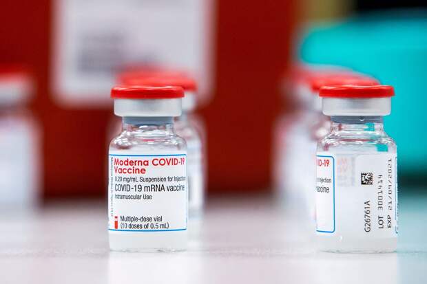 ВОЗ включила вакцину Moderna в список для экстренного использования