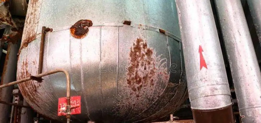 износ оборудования. химическая коррозия трубопроводов нефти. ржавчина на нпз. углекислотная коррозия нкт. коррозия оборудования нпз.