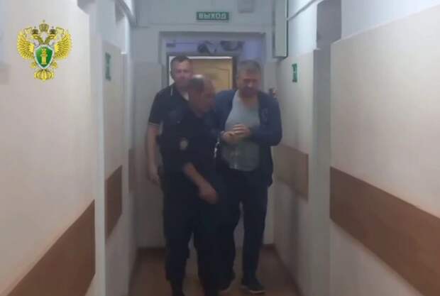 Экс-начальник приставов Ленинского района Владивостока арестован за взятки в интересах «Примтеплоэнерго»