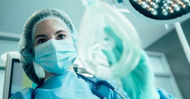 Анестезиолог НИИ Джанелидзе рассказал, можно ли очнуться от наркоза во время операции