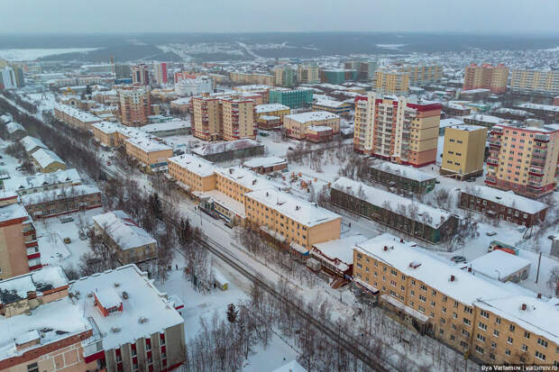 Как якутский город живет с ОГРОМНОЙ дырой в земле (ФОТО)