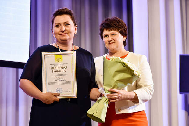 В Туле отличившиеся работники социальной сферы получили награды