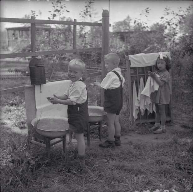 7. Детский сад совхоза, 1953 год 1 мая, СССР, демонстрация, интересно, исторические фото