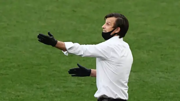 Семак высказался об удалении Азмуна в матче с «Сочи»