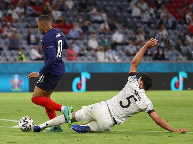 В матче Франция – Германия было мало голов и много борьбы
