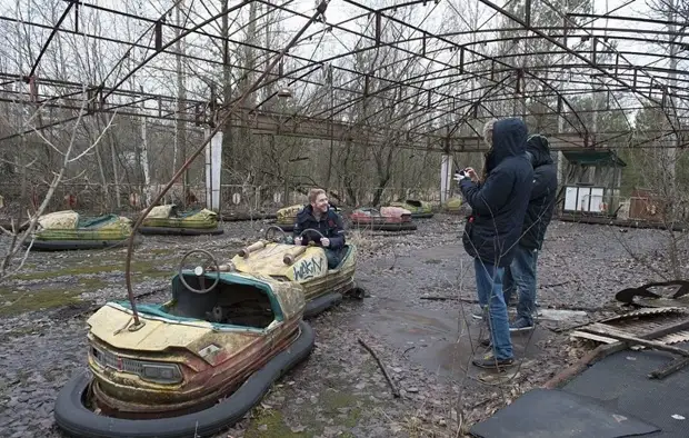 Туристы посещают экскурсии по жутким местам Припять, Чернобыль, взрыв, катастрофа, радиация, факты, фото, чернобыльская катастрофа
