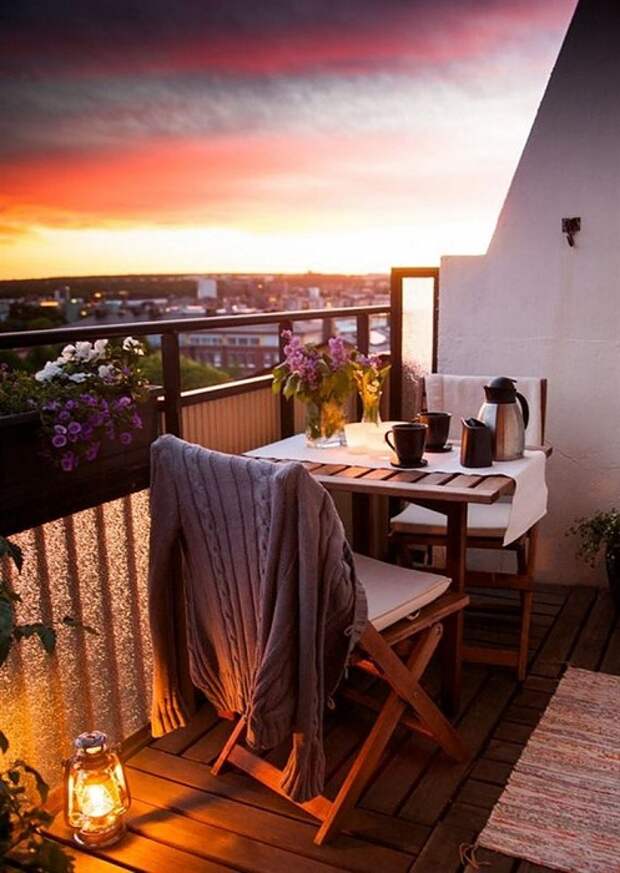 Просто невероятный вид с балкона, который станет любимым местом для отдыха.